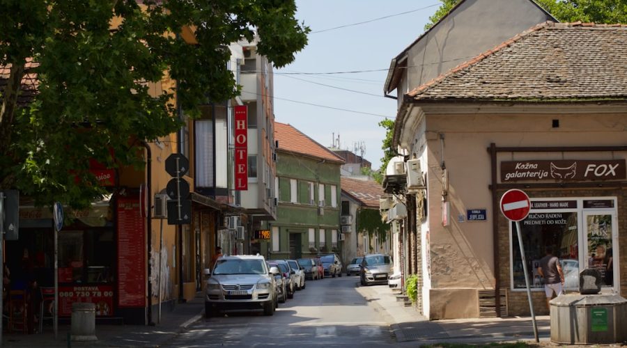 découvrez les cafés littéraires, des havres de paix où les passionnés de littérature se rencontrent pour échanger des idées, déguster de bons cafés et plonger dans leurs lectures préférées. explorez l'atmosphère unique qui allie culture et convivialité.
