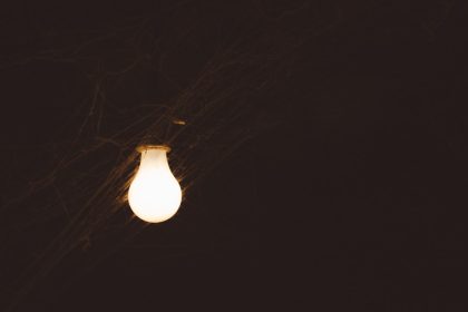 découvrez le monde fascinant de la lumière artificielle : ses applications, son impact sur notre quotidien et les technologies qui l'accompagnent. apprenez comment elle transforme notre environnement et améliore notre qualité de vie.