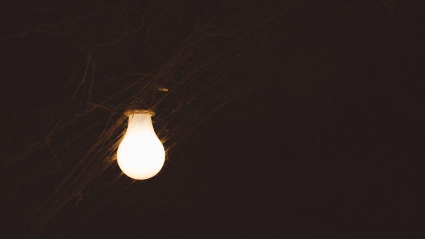 découvrez le monde fascinant de la lumière artificielle : ses applications, son impact sur notre quotidien et les technologies qui l'accompagnent. apprenez comment elle transforme notre environnement et améliore notre qualité de vie.