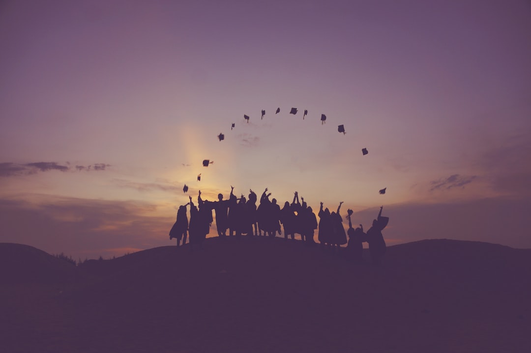 découvrez l'importance de l'éducation artistique dans le développement des compétences créatives, l'expression personnelle et l'épanouissement culturel. apprenez comment l'art enrichit nos vies et favorise une société plus imaginative.