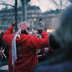 découvrez l'effervescence du carnaval de paris, une célébration vibrante mêlant défilés colorés, costumes extravagants et spectacles envoûtants. plongez dans l'ambiance festive de cette tradition parisienne qui attire chaque année des milliers de participants et de spectateurs.