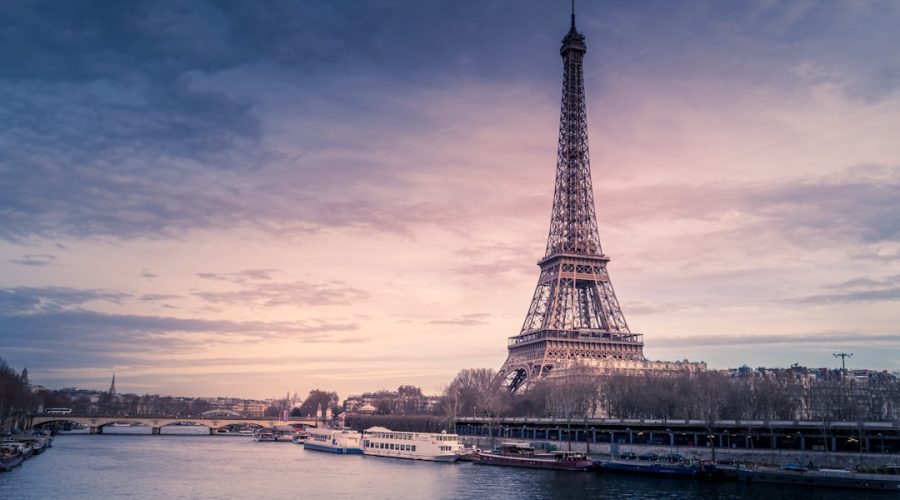découvrez comment paris est représentée dans le cinéma à travers des films emblématiques qui capturent la magie et l'atmosphère unique de la ville lumière. des classiques aux productions modernes, explorez l'impact de paris sur la narration cinématographique.