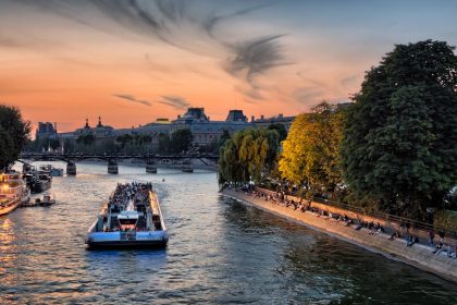 découvrez la beauté et la richesse de la seine, ce fleuve emblématique de france qui traverse paris. apprenez-en plus sur ses rives historiques, ses activités nautiques et son importance culturelle.