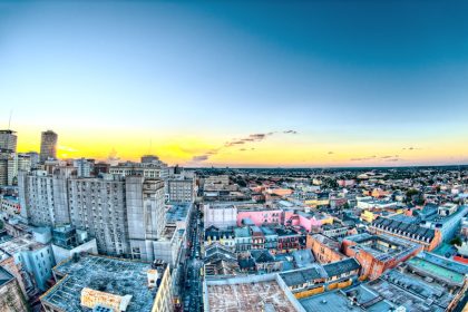 découvrez les enjeux et stratégies de la réhabilitation urbaine, un processus essentiel pour revitaliser nos villes, améliorer la qualité de vie des habitants et préserver notre patrimoine architectural.
