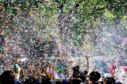 célébrez la victoire avec enthousiasme ! découvrez comment organiser une célébration mémorable, des idées de décoration aux activités festives, pour marquer ce moment exceptionnel et partager la joie de la réussite avec vos proches.
