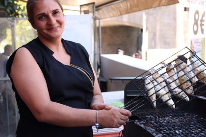 découvrez les marchés locaux : un éventail coloré de producteurs, d'artisans et de délices culinaires. plongez dans l'ambiance conviviale, savourez des produits frais et soutenez l'économie locale tout en explorant des trésors de votre région.