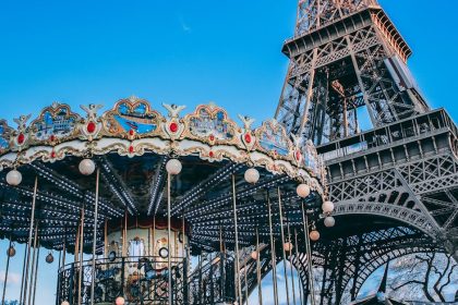 découvrez paris, la ville lumière, riche en histoire, culture et gastronomie. explorez ses monuments emblématiques, ses musées renommés, et laissez-vous séduire par son ambiance unique, entre romantisme et modernité.