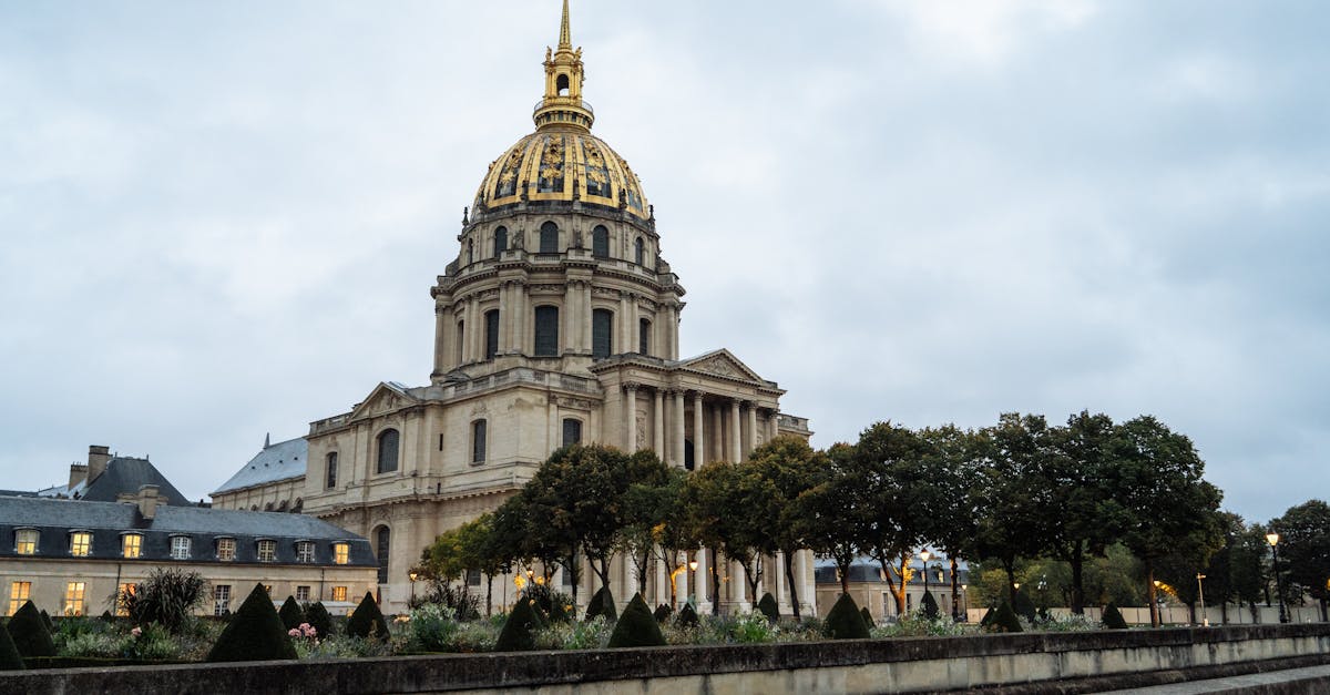 découvrez les meilleures attractions de paris, de la majestueuse tour eiffel aux musées emblématiques comme le louvre. profitez de l'histoire, de la culture et des paysages incontournables de la capitale française dans notre guide complet.