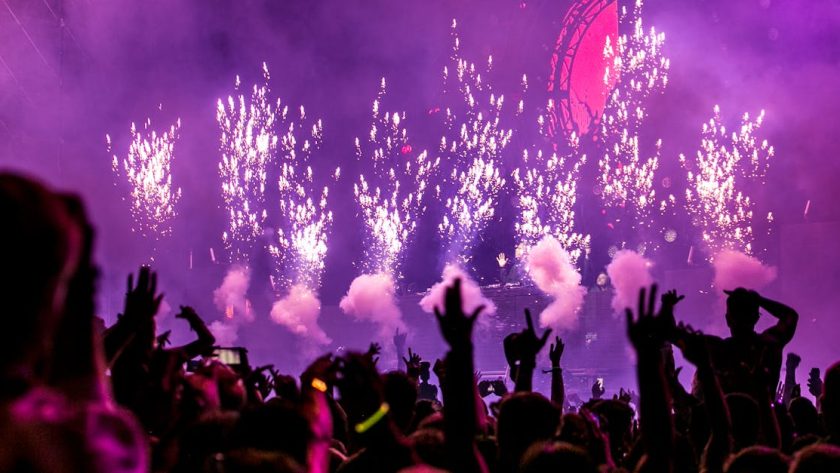 découvrez l'univers festif de la fête avec nos conseils pour organiser des soirées mémorables. que vous soyez pour une soirée entre amis, un anniversaire ou un événement spécial, trouvez des idées pour faire de chaque instant une célébration inoubliable.
