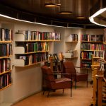 découvrez l'univers fascinant des librairies, où chaque coin regorge de mots et d'histoires. explorez une sélection variée de livres, des best-sellers aux œuvres rares, et plongez dans un monde de culture et de savoir. que vous soyez passionné de littérature, amateur de bd ou à la recherche de votre prochain roman préféré, nos librairies vous offrent une expérience inoubliable.