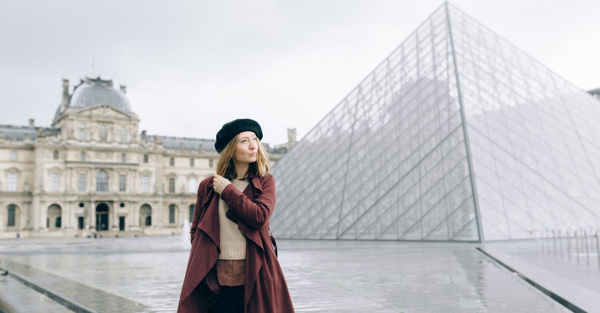 découvrez les musées de la mode, des lieux dédiés à l'histoire et à l'évolution du style. plongez dans l'univers des créateurs emblématiques, des expositions fascinantes et des collections uniques qui célèbrent l'art du vêtement à travers les âges.