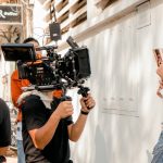 découvrez les lieux de tournage emblématiques qui ont marqué le cinéma et la télévision. explorez les paysages magnifiques et les décors inoubliables qui ont servi de toile de fond à vos films et séries préférés.