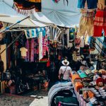découvrez l'univers fascinant des marchés aux puces ! explorez une variété d'objets uniques, d'antiquités, et de trésors cachés dans une ambiance vintage. parfait pour les amateurs de bonnes affaires et les passionnés de brocante.