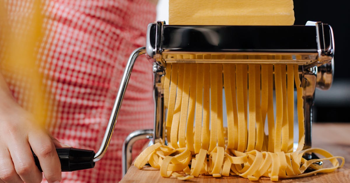 découvrez l'univers palpitant des compétitions gastronomiques, où chefs talentueux s'affrontent pour réaliser des plats d'exception, alliant créativité et techniques culinaires. participez à un voyage gustatif unique et assistez à des démonstrations époustouflantes !