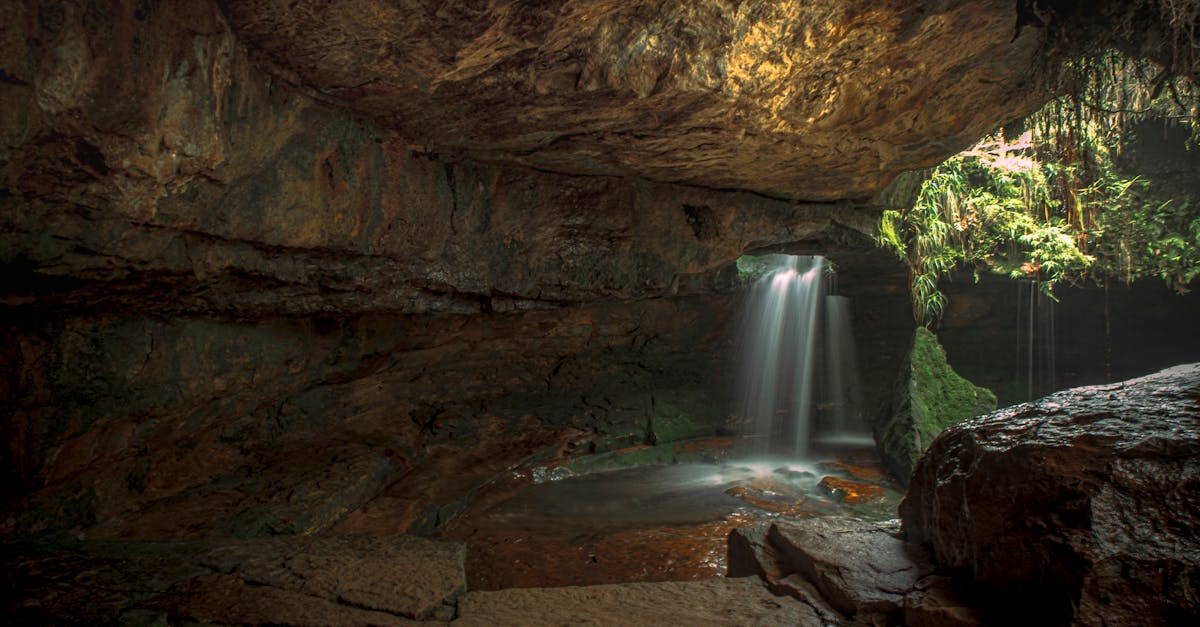 découvrez des sites cachés fascinants qui ne manquent pas de charme. explorez des trésors méconnus, des destinations secrètes et des lieux insolites à travers le monde, idéaux pour les aventuriers en quête d'expériences uniques.