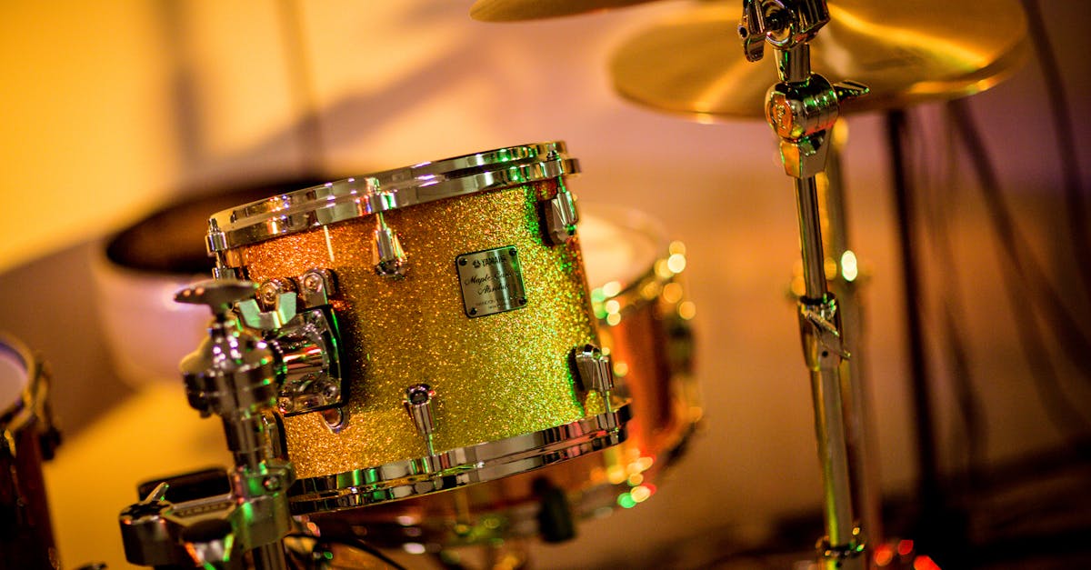 découvrez l'univers captivant du jazz, un genre musical riche en improvisation et en émotions. explorez l'histoire, les grands artistes et les incontournables du jazz qui continuent d'inspirer des générations. plongez dans les rythmes envoûtants et laissez-vous transporter par la magie du jazz.