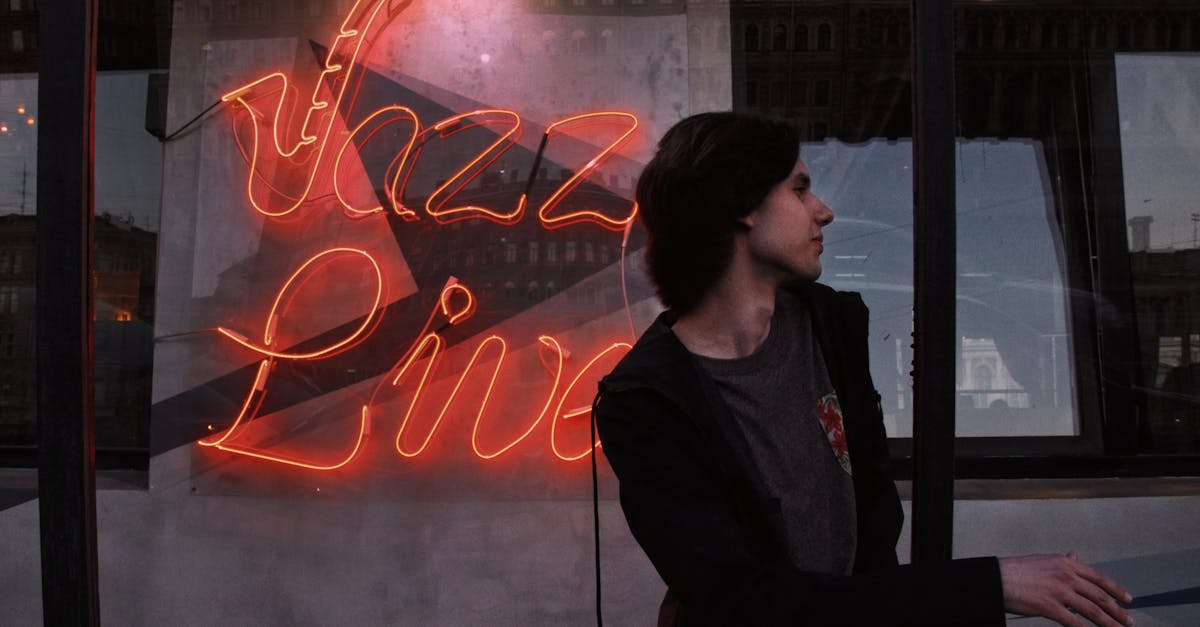 découvrez l'univers captivant du jazz, une mélodie intemporelle qui mélange improvisation et émotions. explorez l'histoire, les grands artistes et les styles variés de ce genre musical emblématique, et laissez-vous envoûter par ses rythmes envoûtants.