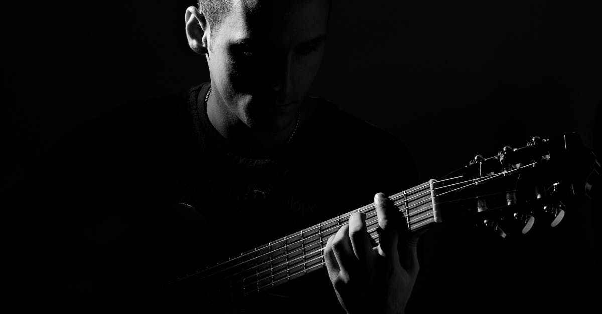 découvrez l'univers captivant du jazz, un genre musical riche en improvisation et en émotions. explorez ses origines, ses grands artistes et son évolution à travers les décennies. plongez dans la magie des notes et laissez-vous emporter par le rythme envoûtant du jazz.