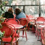 découvrez le style de vie parisien : une fusion unique de culture, de gastronomie, d'élégance et de tendances. plongez dans l'art de vivre à la française, des cafés animés aux boutiques chic, et laissez-vous inspirer par la magie de paris.