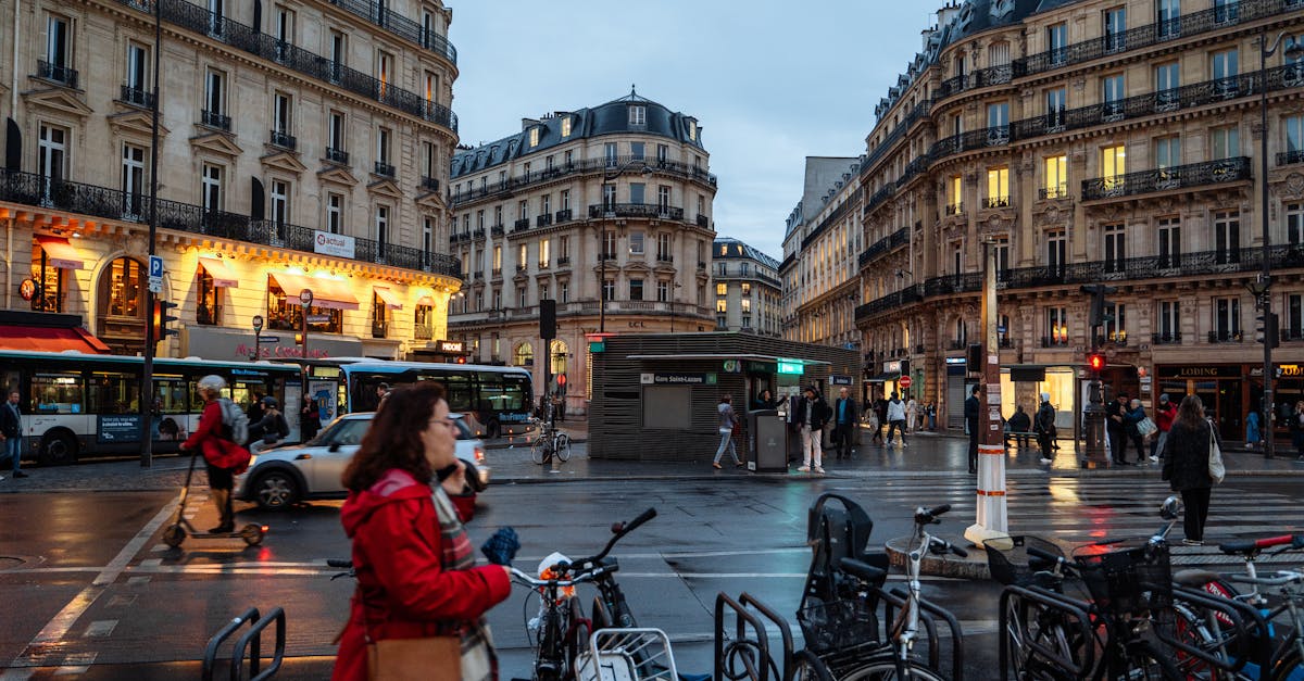 découvrez le mode de vie parisien, un mélange captivant de culture, de gastronomie, de mode et d'art de vivre. plongez dans l'élégance des rues de paris, des cafés animés aux boutiques chics, et laissez-vous inspirer par l'âme de la capitale française.