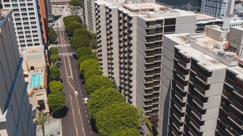 découvrez des vues imprenables depuis nos rooftop, où la beauté de la ville se mêle à une atmosphère unique. que ce soit pour un apéritif entre amis ou une soirée romantique, nos terrasses vous offrent un cadre exceptionnel pour apprécier chaque coucher de soleil.
