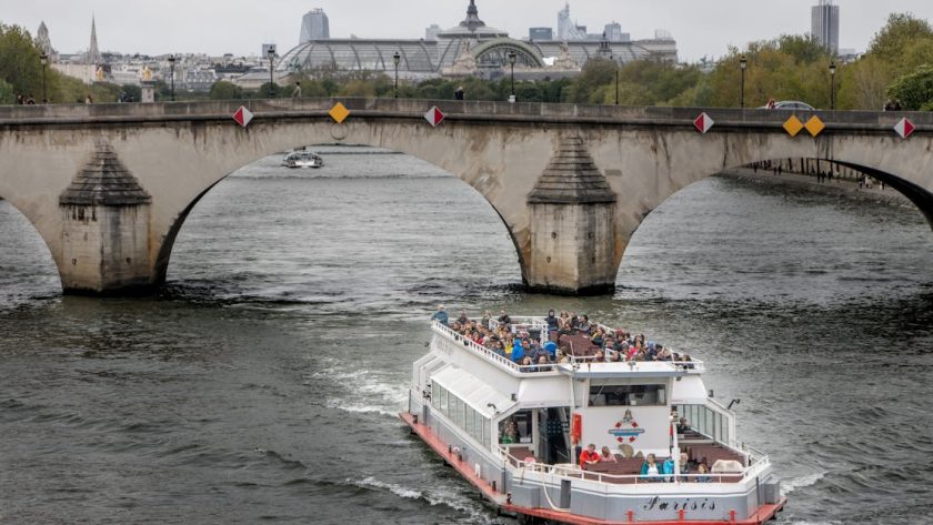découvrez les croisières sur la seine : une expérience inoubliable au cœur de paris. admirez les monuments emblématiques et profitez d'une vue imprenable sur la ville lumière depuis les eaux de la seine. réservez votre voyage dès aujourd'hui !