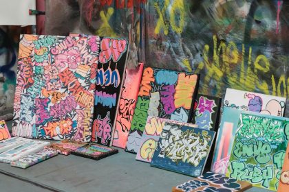 découvrez les galeries d'art qui célèbrent la créativité et l'innovation. explorez des œuvres fascinantes, des expositions uniques et des artistes émergents dans un cadre inspirant. plongez dans le monde de l'art contemporain et traditionnel avec notre sélection de galeries incontournables.