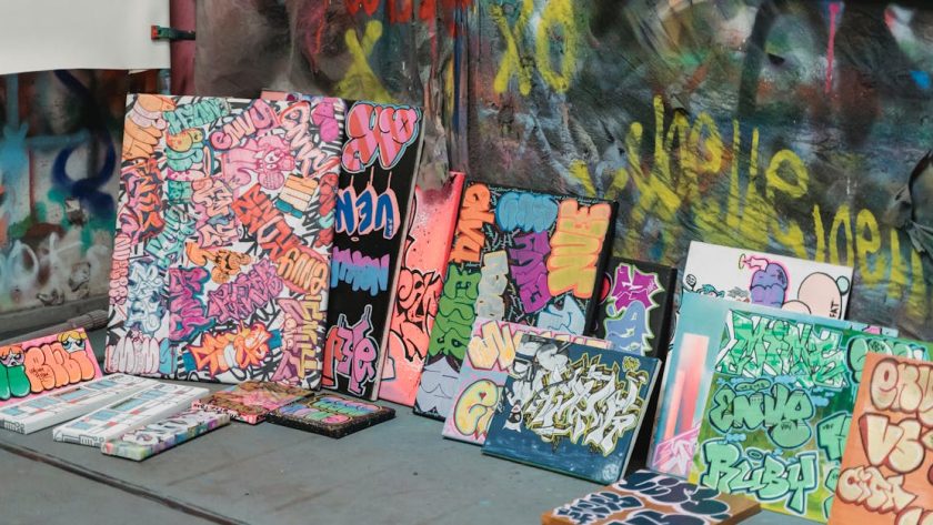 découvrez les galeries d'art qui célèbrent la créativité et l'innovation. explorez des œuvres fascinantes, des expositions uniques et des artistes émergents dans un cadre inspirant. plongez dans le monde de l'art contemporain et traditionnel avec notre sélection de galeries incontournables.