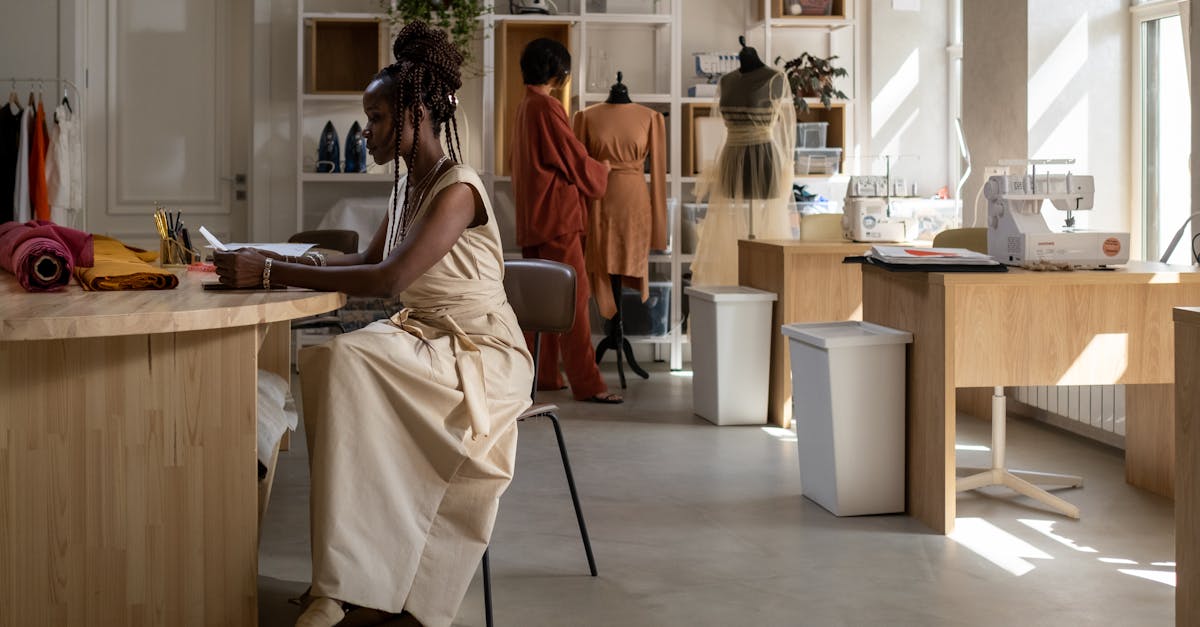découvrez l'univers des artisans, véritables maîtres de leur métier, qui allient créativité et savoir-faire. explorez des produits uniques et authentiques, façonnés avec passion et expertise. plongez dans l'artisanat local et soutenez des talents qui préservent les traditions tout en innovant.