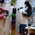 découvrez notre espace de coworking inspirant, idéal pour les professionnels en quête de flexibilité et de collaboration. profitez d'un environnement dynamique, d'infrastructures modernes et d'une communauté engagée pour booster votre productivité.