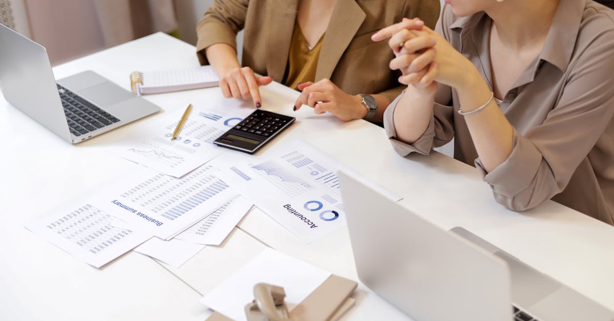 découvrez l'univers du coworking : un espace de travail dynamique et collaboratif qui favorise l'échange d'idées et l'innovation. idéal pour les freelances, startups et entreprises en quête de flexibilité et de networking.