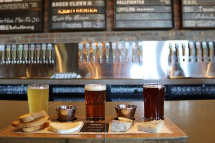découvrez notre sélection de bières artisanales uniques, élaborées avec passion et savoir-faire. explorez des saveurs authentiques et des recettes innovantes qui raviront vos papilles. faites l'expérience du goût exceptionnel des craft beers et soutenez les brasseries indépendantes.
