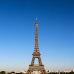 découvrez la magie de la tour eiffel, symbole emblématique de paris. plongez dans l'histoire, admirez la vue panoramique depuis ses étages et vivez une expérience inoubliable dans la ville lumière.