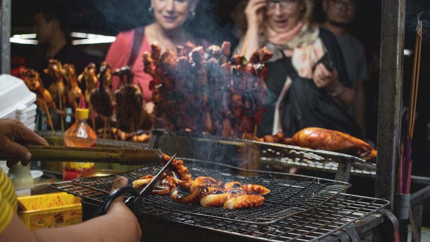 découvrez la street food : une explosion de saveurs venues du monde entier à déguster sur le pouce. conseils, idées recettes et bonnes adresses pour savourer cette cuisine conviviale et gourmande !