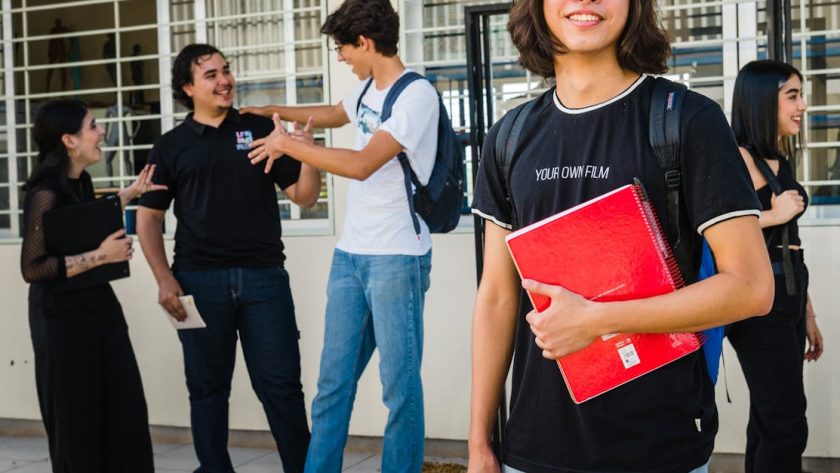 découvrez le quotidien des étudiants : défis, joies et moments mémorables de la vie scolaire. explorez des conseils pratiques, des événements universitaires et des expériences enrichissantes qui font de la vie étudiante une aventure unique.